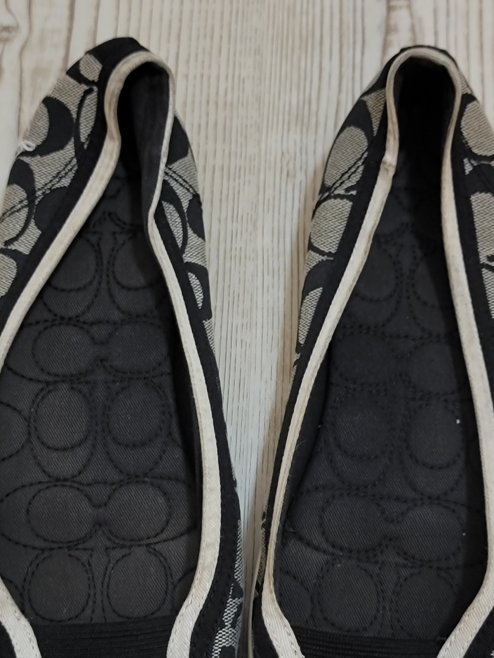 Coach Women's Alpine Flats Black Signature Logo Size 9 Ballet Y2K Quiet Luxury - Picture 2 of 8